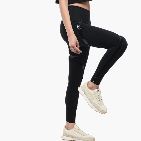Off-WHITE HIGH-WAISTED LEGGINGS WITH GLOSSY DETAILS SIZE S color: Black